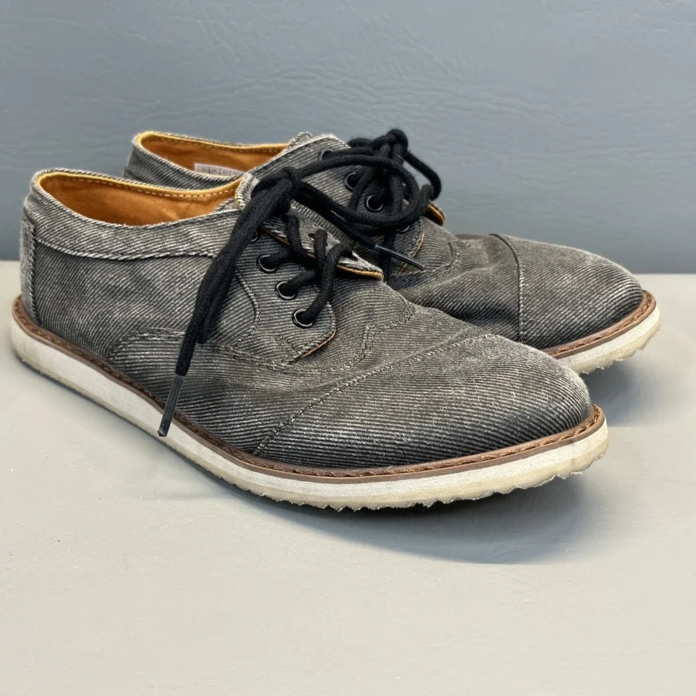 TOMS Brogue Oxford Shoe Casual Distress Gray Denim Boho Preppy Youth Sz 2